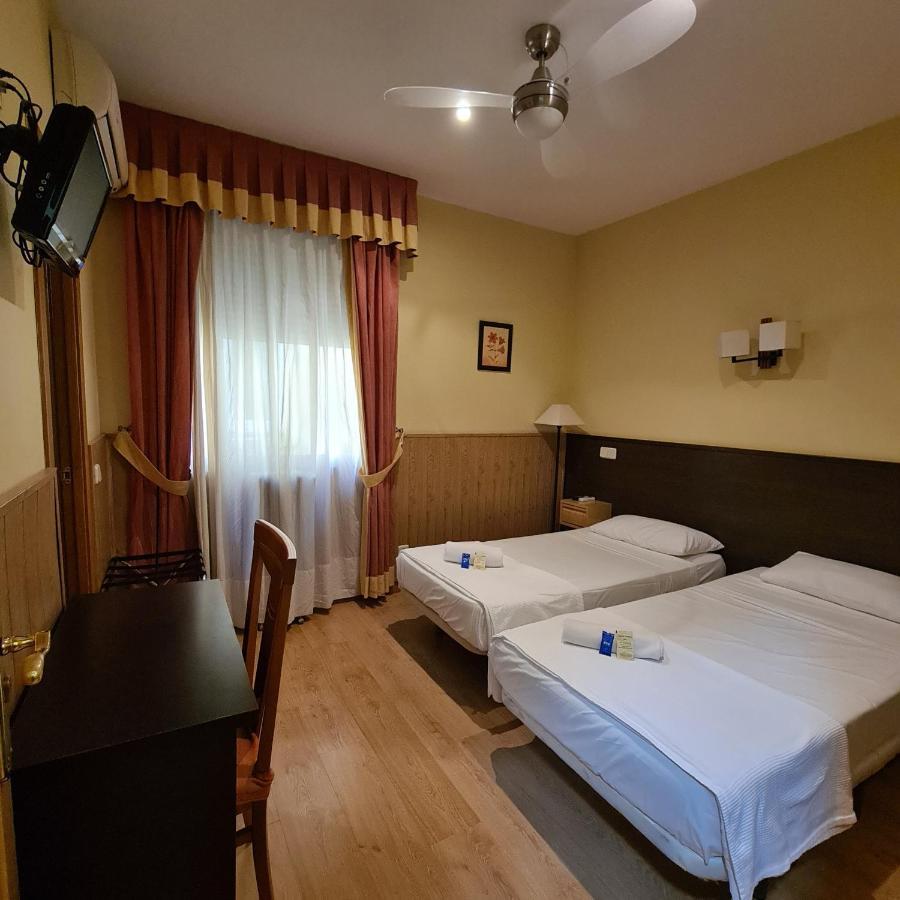 Hostal Oporto Madrid Eksteriør bilde